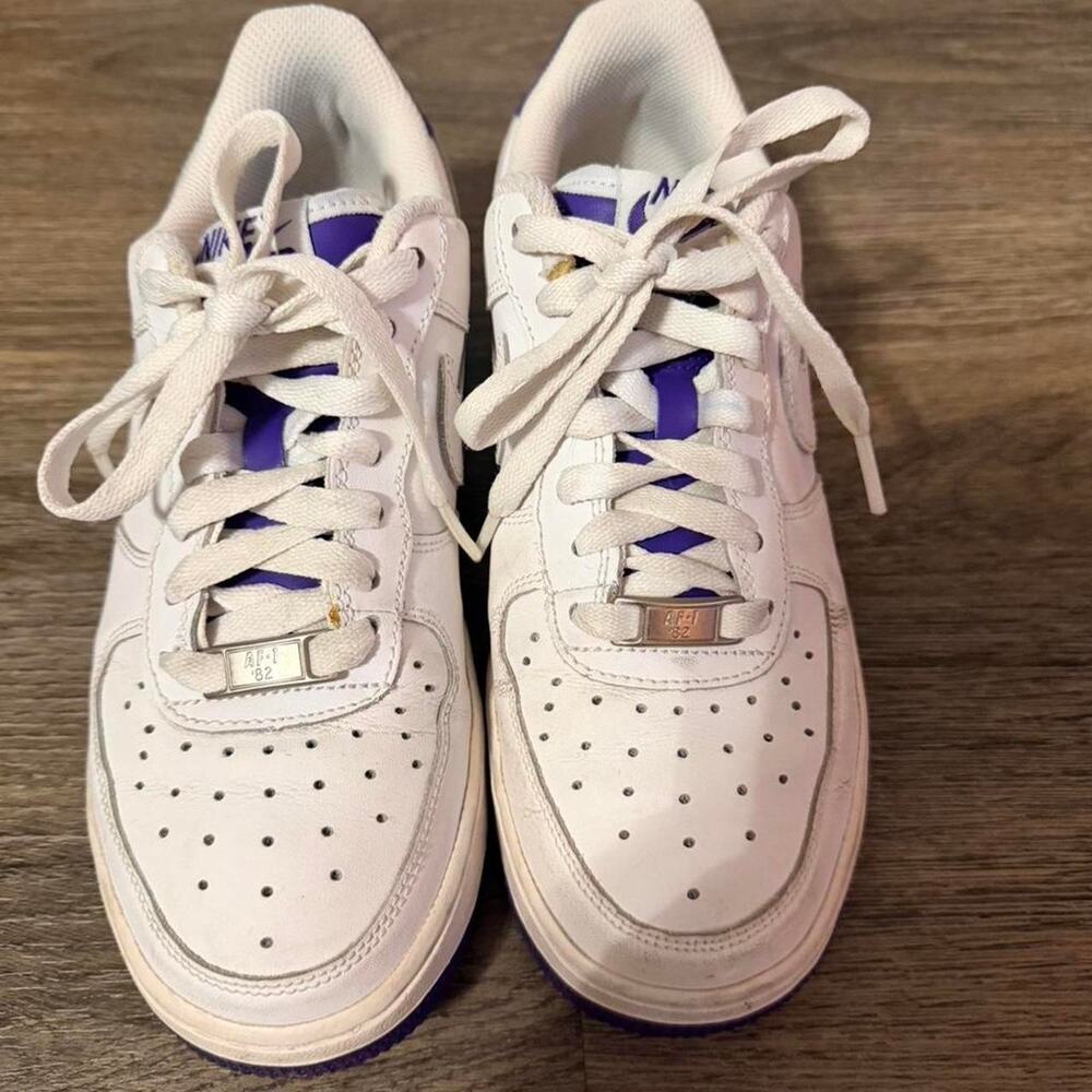Size 4 youth nike air force 1 '07